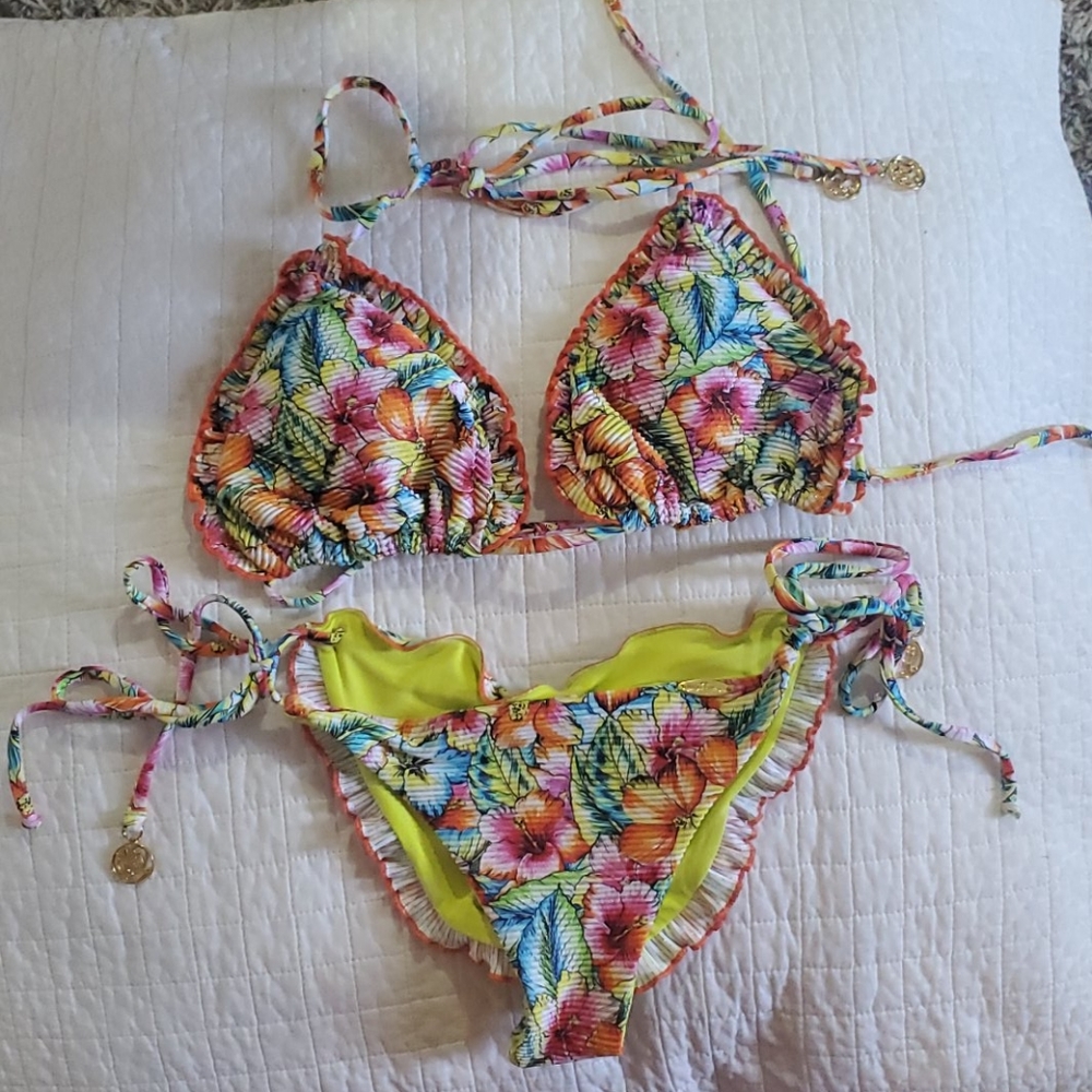 Luli fama bikini